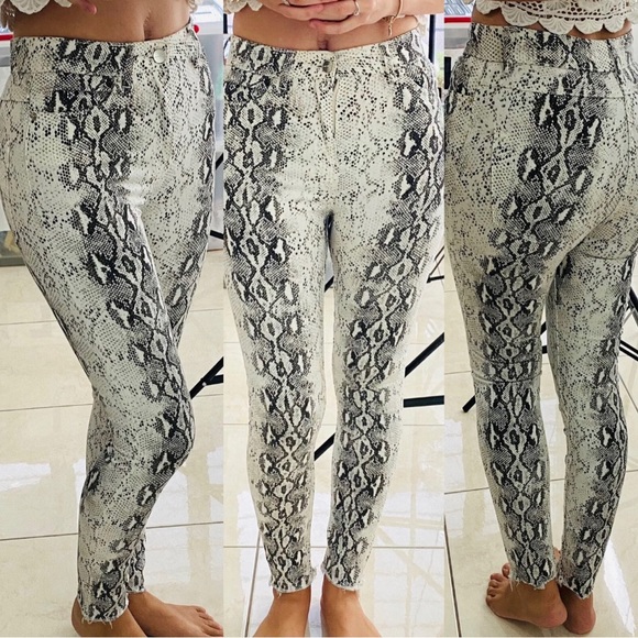 Zara Denim - Zara Women’s Denim Jeans Skinny White Grey Snake Reptile High Rise Size 34 AU 8